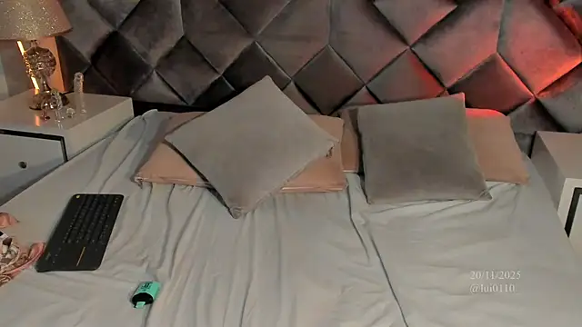 Luisa0110 live sex cam