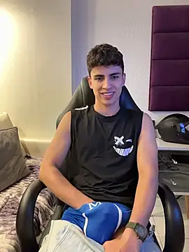 AdrianRinaldi live sex cam