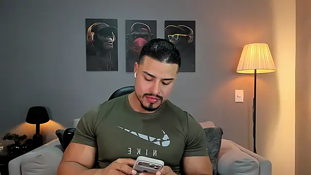 ApoloMakris's cam snapshot