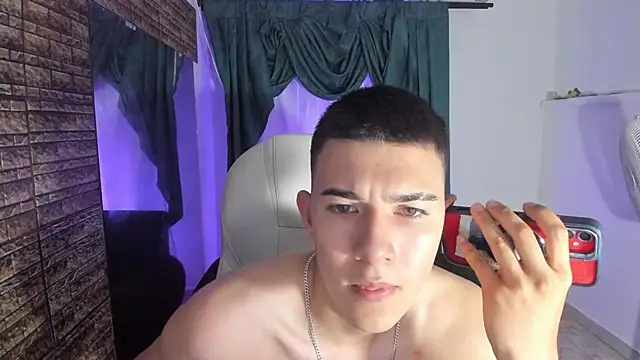 Aleck_Boy's cam snapshot