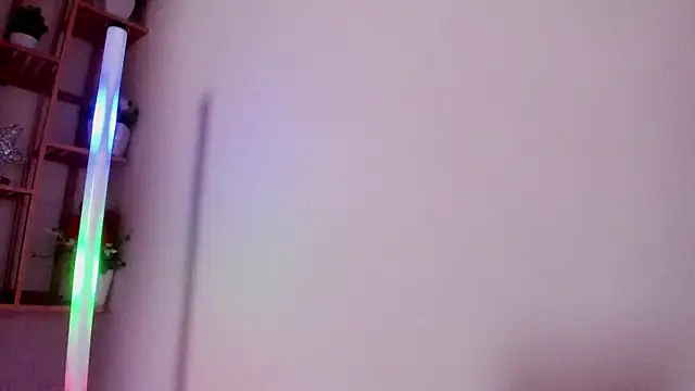 latiin_boy21's cam snapshot