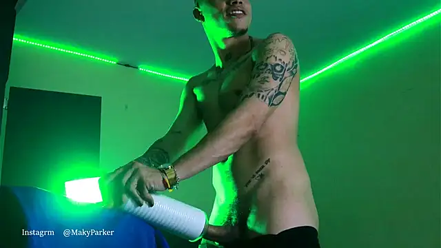 AlphaMasterXxx's cam snapshot