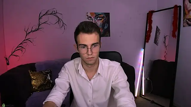 astren_villo live sex cam