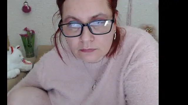 PlayfullMature live sex cam