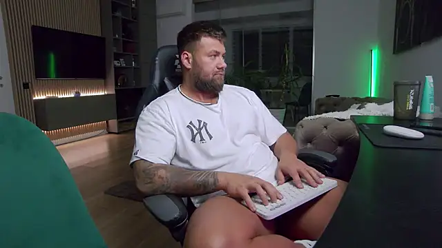 UbbeViking live sex cam