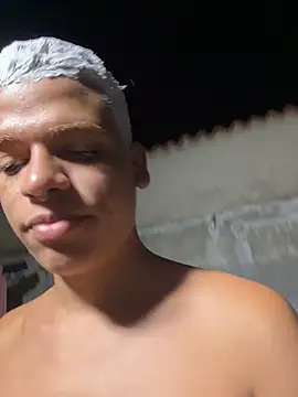 MrLeoLatino live sex cam