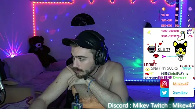 Mikev live sex cam