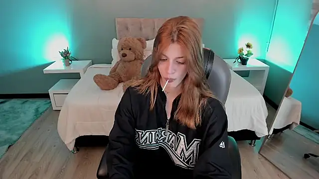 Nora_Vennucci live sex cam