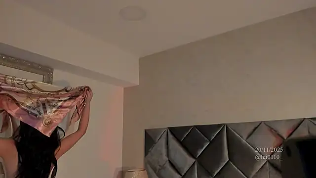 Luisa0110 live sex cam