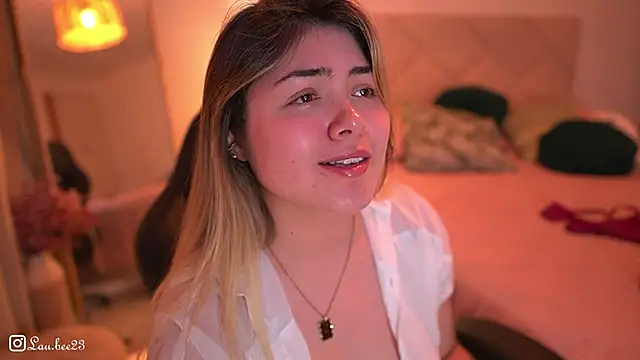 Lau_Bee live sex cam