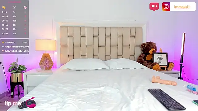 Maxi_little live sex cam