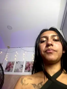 Nahomy_cute1 live sex cam