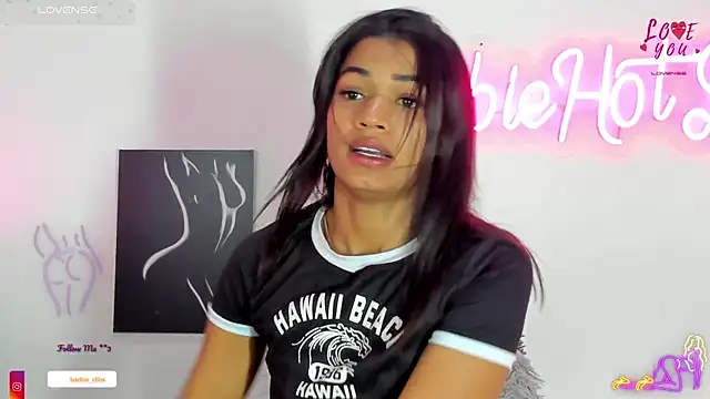 BarbieHotLaura live sex cam