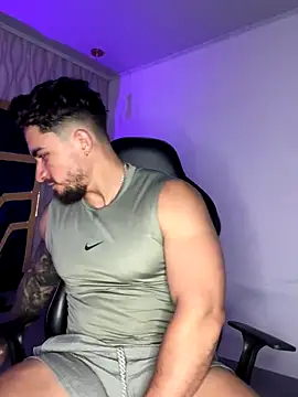 Brad_Summer live sex cam