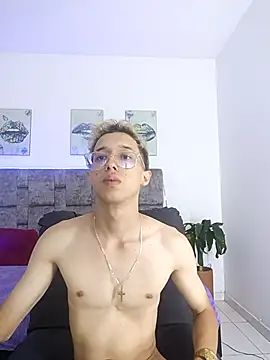 skinny_bigcock02 live sex cam