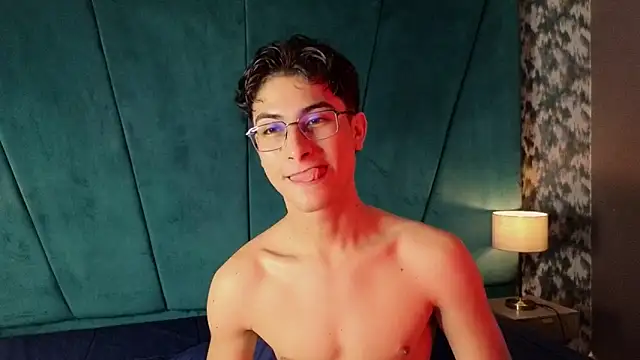 Aaron_Eze live sex cam