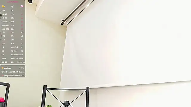 Sassy--Girl live sex cam