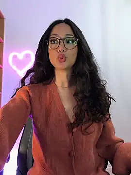 Naughty-Jessie live sex cam