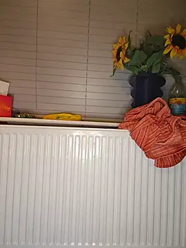 Maddythemilf live sex cam