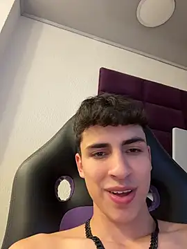 AdrianRinaldi live sex cam