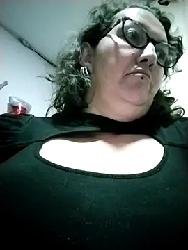 -saraqueen- live sex cam