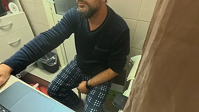 TigerOne19's cam snapshot