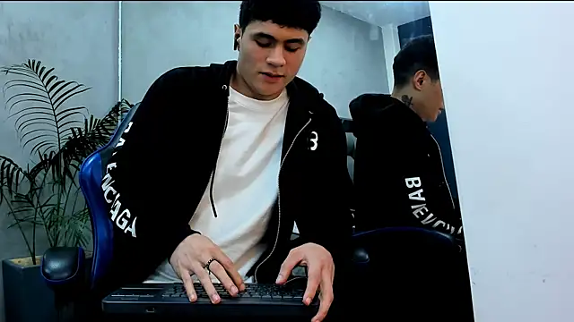 roan_birkin's cam snapshot