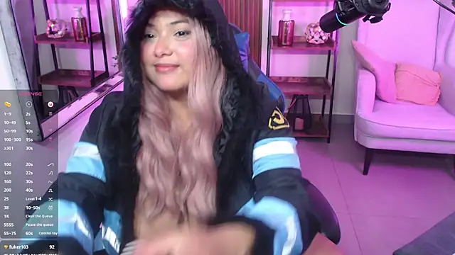 Kenya--Buhle live sex cam