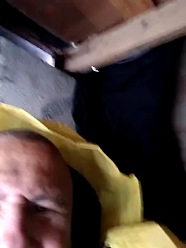 GIRTHMAN2000 live sex cam