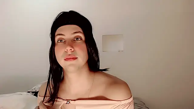 Oxana-Novikov live sex cam