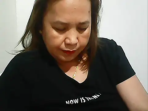 Lhadycarolyn live sex cam