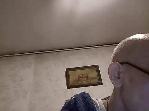 mariusica1@xh live sex cam