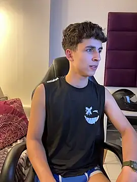 AdrianRinaldi live sex cam