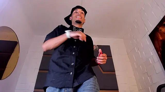 Thiagoferreti live sex cam