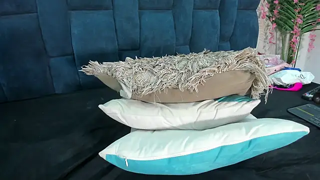 Melody_Megann live sex cam