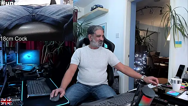 OnlineBossUK's cam snapshot