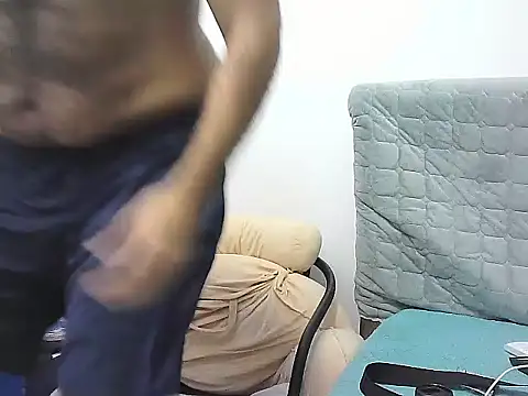 AlphaLatinoBear's cam snapshot