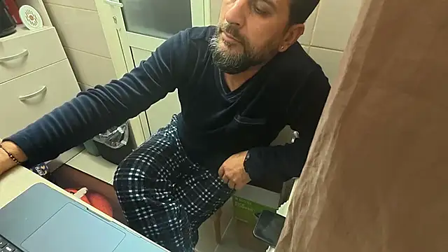 TigerOne19's cam snapshot