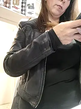 Mia_Novikov live sex cam