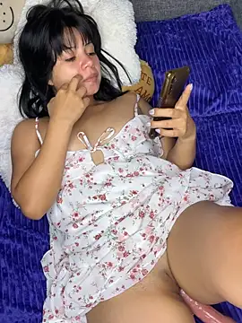 ZafiroKlein live sex cam