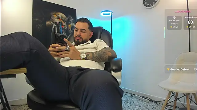 Ethan_Castellano live sex cam