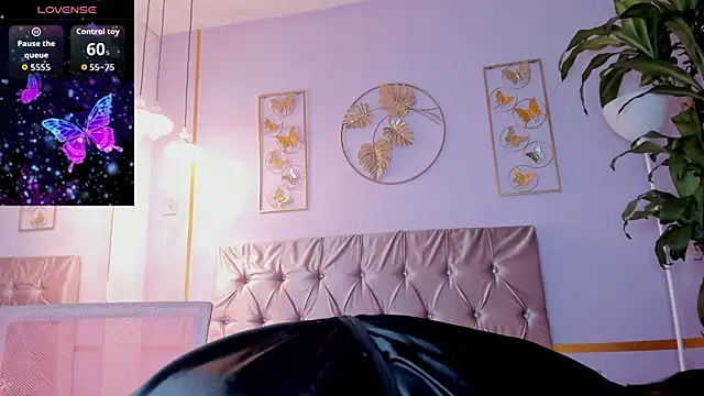 Sharktitiare_ live sex cam