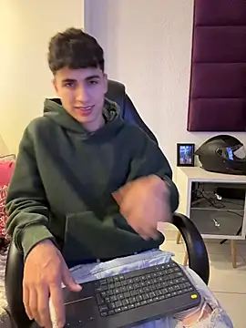 AdrianRinaldi live sex cam