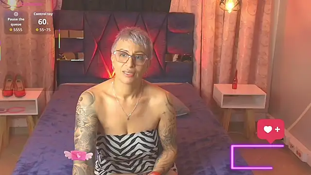 Charlotte__Gray live sex cam