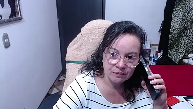 Sonialorens_ live sex cam