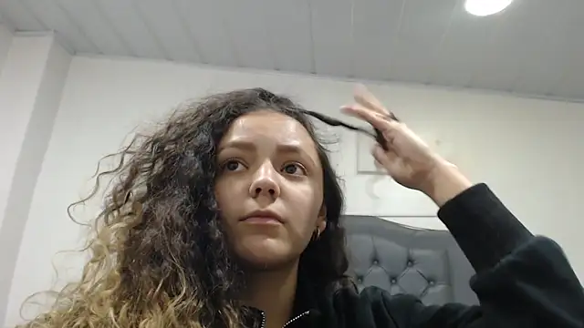 Giia_Monroe live sex cam