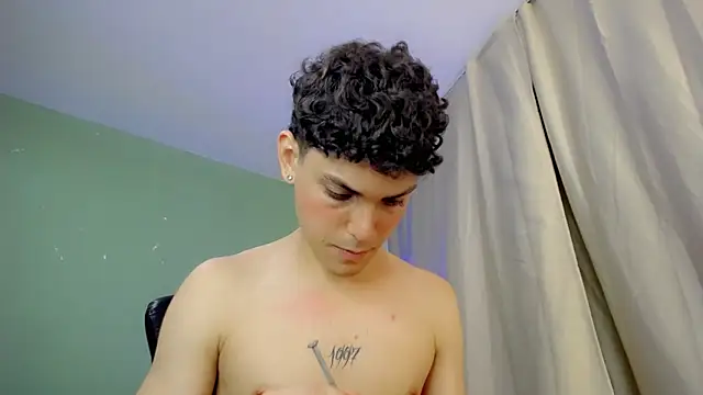 dilan_hott_'s cam snapshot