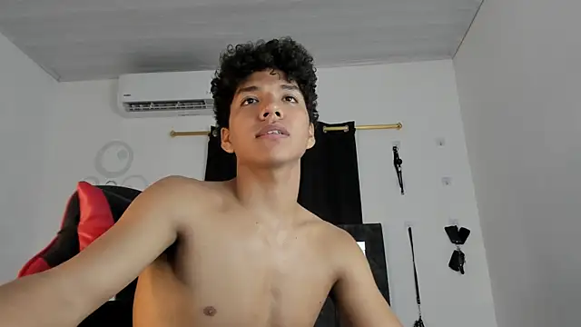 Maximiliano_Khalil's cam snapshot