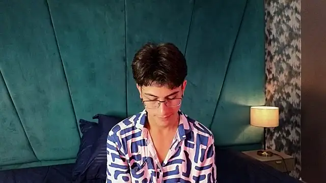 Aaron_Eze's cam snapshot