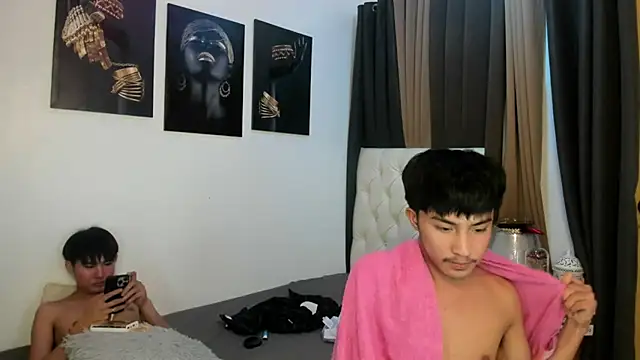 XloverXsiantwink live sex cam